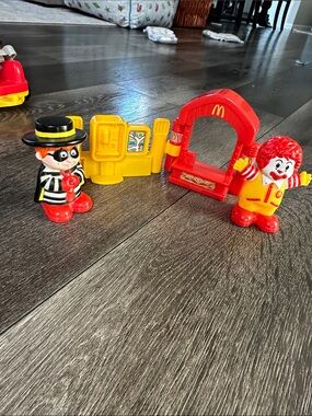 McDonald’s vintage little people